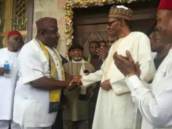 Buhari gets presidential campaign bus as donation from Gov. Okorocha