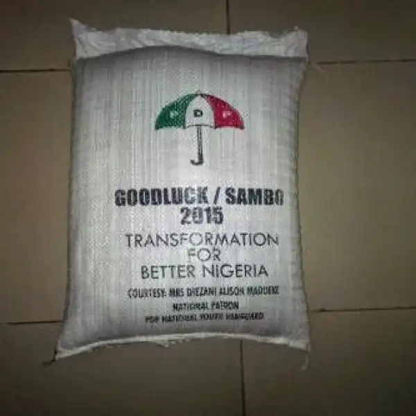 Diezani Alison-Madueke Distributes Bags Of Rice On Behalf Of GEJ (photo)