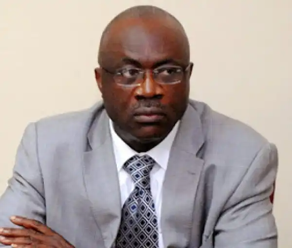 FG bans foreign trips for officials using government funds