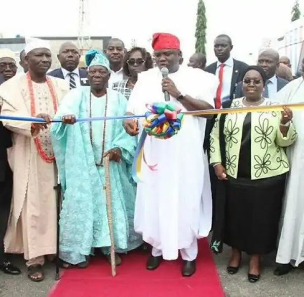 Gov. Ambode Commissions 20 Mobile Care Units And 26 Transport Ambulances