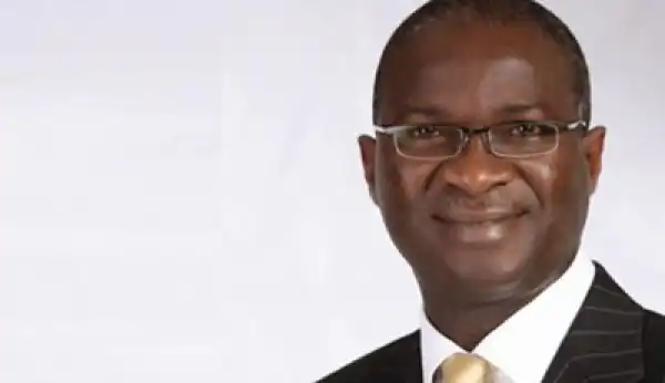 Gov Fashola declares Nov. 7 public holiday for civil servants to get their voter