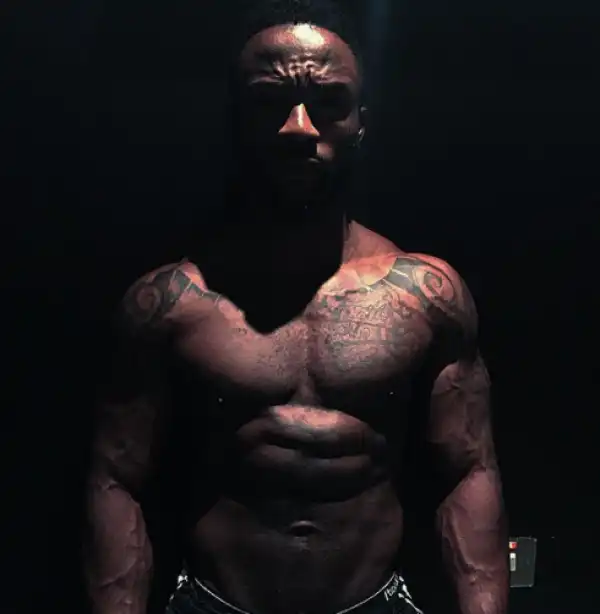 Iyanya shares new shirtless picture.