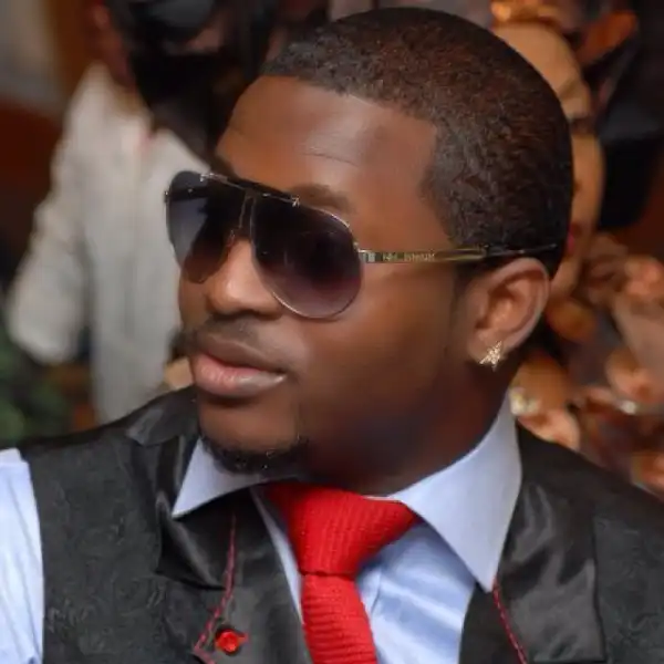 Olu Maintain Shows Off “Son”