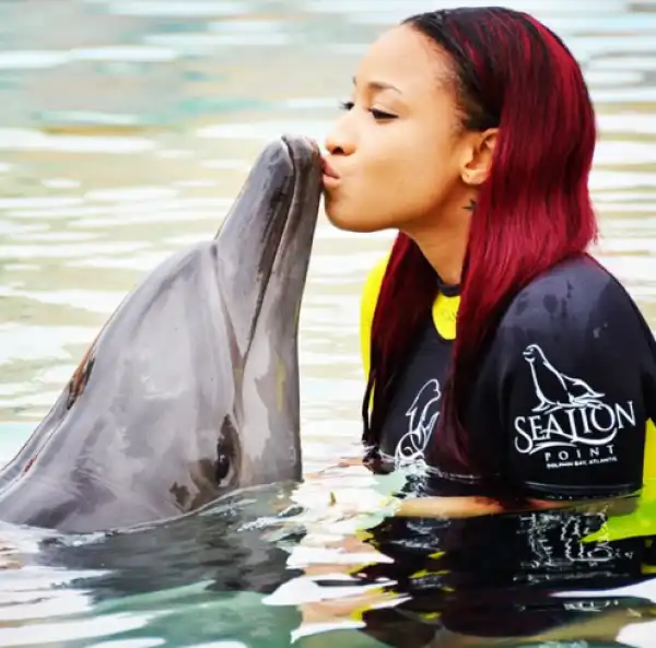 Tonto Dikeh Kisses Dolphins