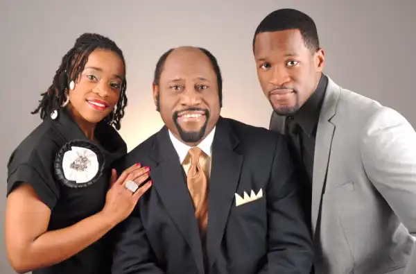 Tragic News! Internationally Renowned Preacher Dr. Myles Munroe and Family Killed In Bahamas Plane Crash!