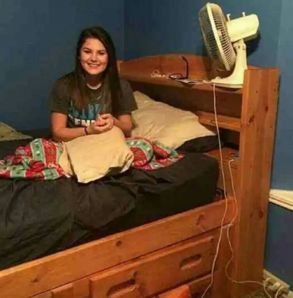 What did the husband see in this pic to make him want to divorce his wife?