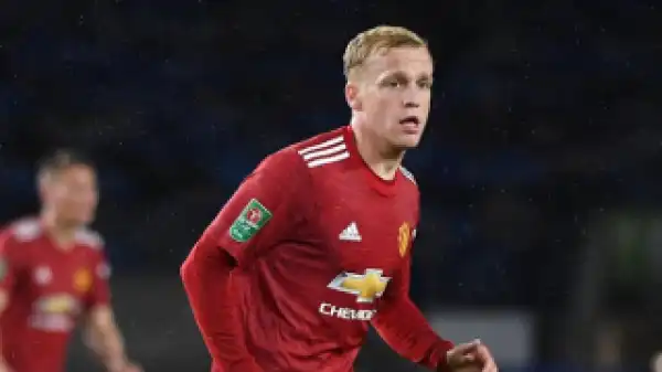 AC Milan turn to Man Utd midfielder Van de Beek, Chelsea star after Calhanoglu exit