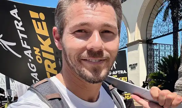 Age & Career Of Scott Clifton