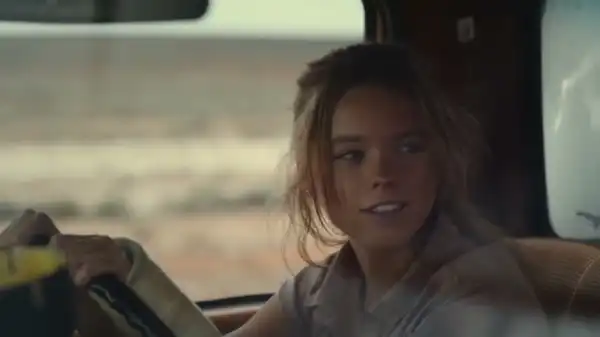 Supergirl: Woman of Tomorrow: Milly Alcock’s Costume Revealed in Set Photos