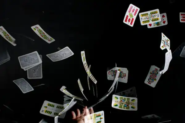 Gambling in the Golden Age of Hollywood: Classic Films on Casinos, Cards, and Horse Racing