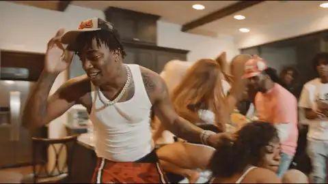 Fredo Bang - Throw It Back (Video)