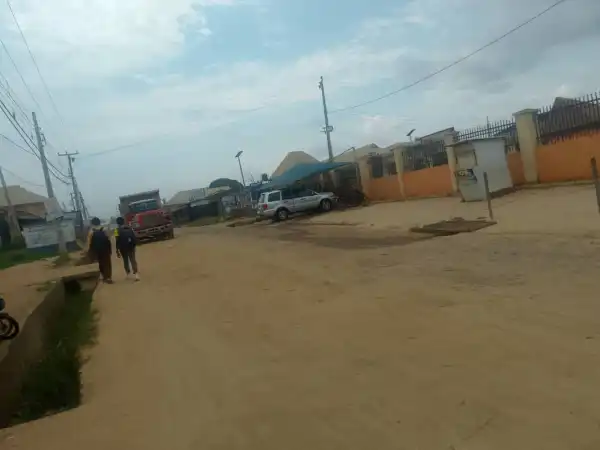 Makinde yet to reconstruct Elebu road – Residents