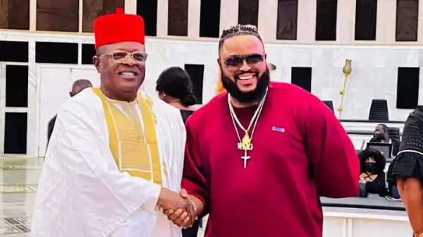 Governor Umahi Receives Whitemoney At Ochudo Centenary City, Abakaliki (Photos)