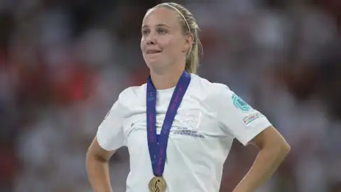 Beth Mead voted BBC Women's Footballer of the Year 2022