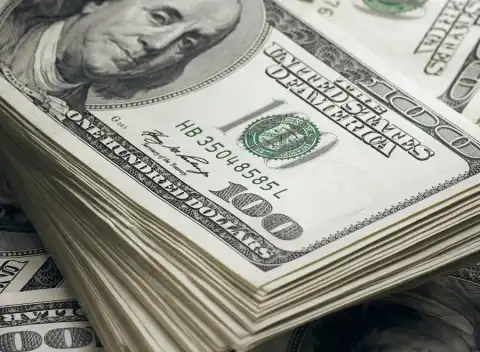 Naira Continues To Depreciate Against Dollar, See Latest Exchange Rate