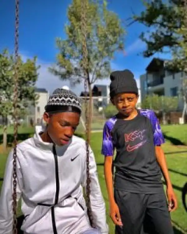 Royal MusiQ & Dimtonic SA – Cornichorns ft Djy Fresh, W4DE, Kay De Mellow, M4DK & Kay Flavour