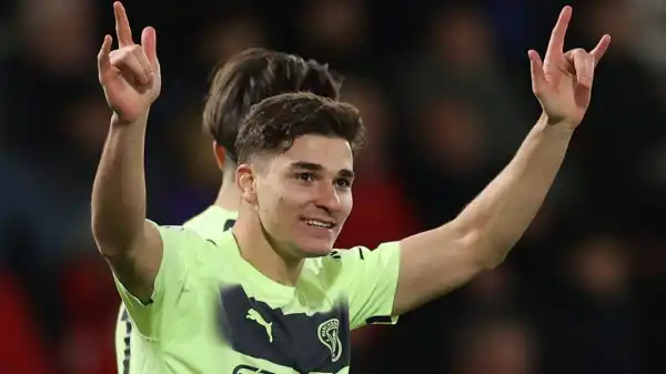 Julian Alvarez signs new Man City contract until 2028
