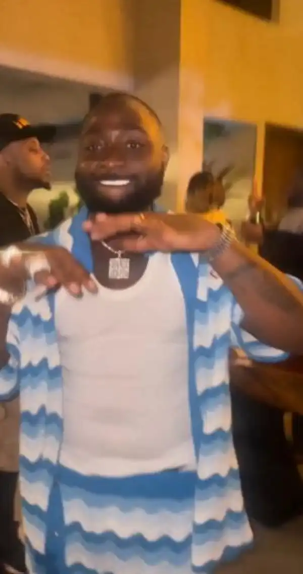 Davido Spotted Having Fun At His Cousin
