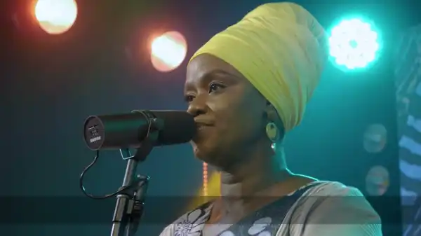 Sola Allyson – Alamoire (Video)