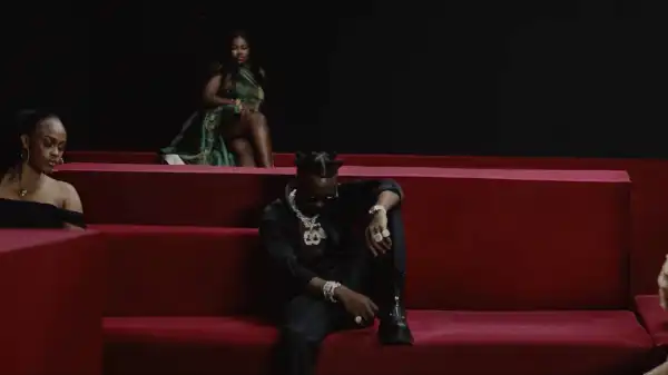 Young Jonn - Hold Somebody (Video)