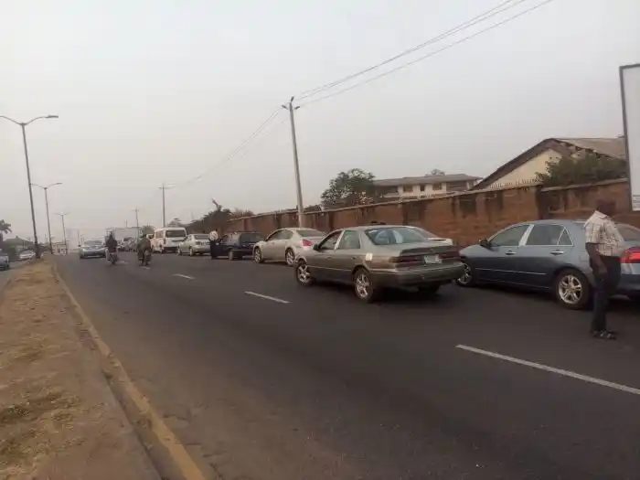 JUST IN!!! Long Queues Resurface In Ibadan As Petroleum Stations Shut Down