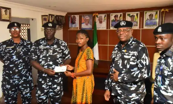 Lagos police present N89.2m to families of 157 deceased officers