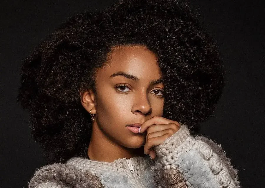 Age & Career Of Charlize Glass