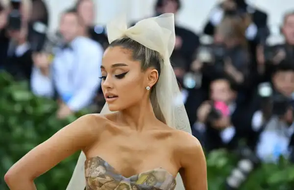 American Singer Ariana Grande Biography & Net Worth (See Details)