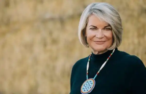 I Only Have 5 Bitcoin, Senator Lummis Encourages People to Buy and Hold BTC