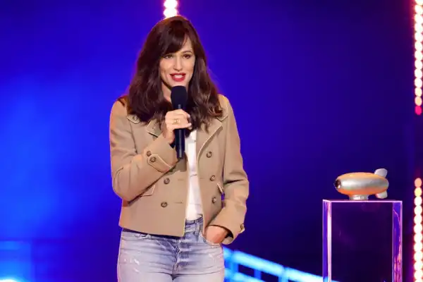 Jennifer Garner Replaces Julia Roberts in AppleTV+’s The Last Thing He Told Me