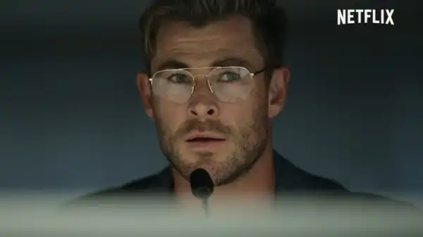 Spiderhead Clip Shows Chris Hemsworth Manipulating Emotions