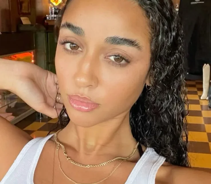 Age & Net Worth Of Eloise Dufka