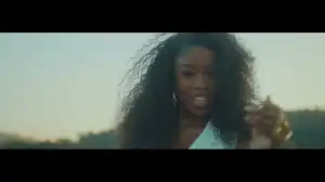 Kelvin Momo, Muziqal Chef - Bo Gogo Ft. Thatohatsi and Tracy (Video)