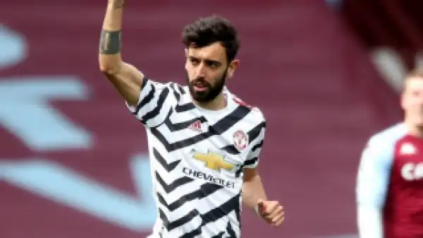Man Utd ace Fernandes training with Boavista