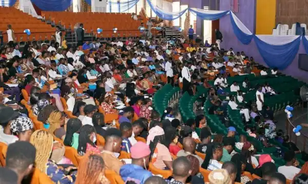 17 OAU students bag scholarships