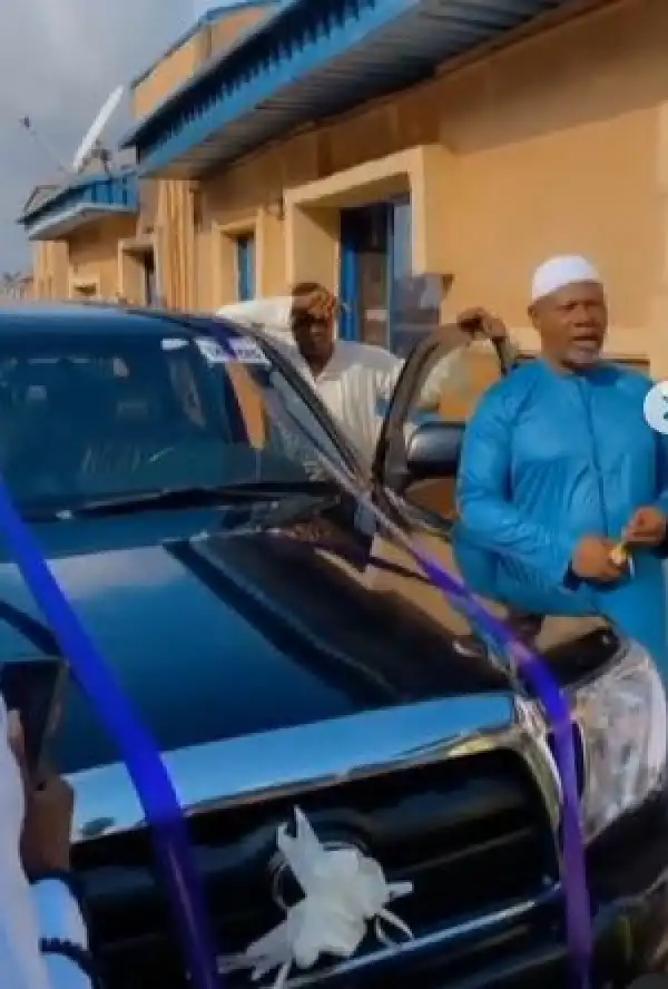 Yinka Quadri’s Kids Gift Him A Brand New SUV On His 63rd Birthday