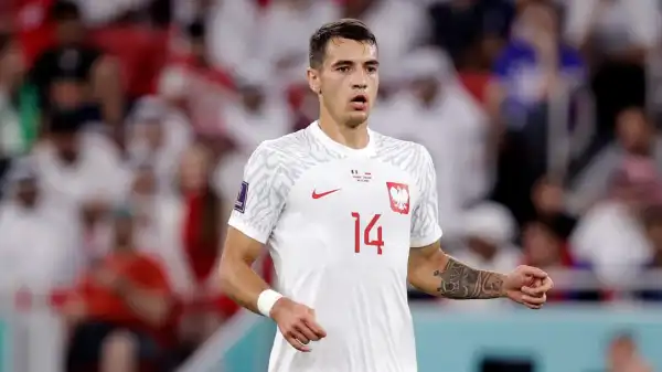 Arsenal agree deal for Poland international Jakub Kiwior
