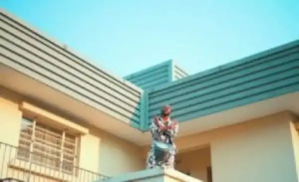 Sizwe Alakine – Thel’induku ft. Visca (Video)