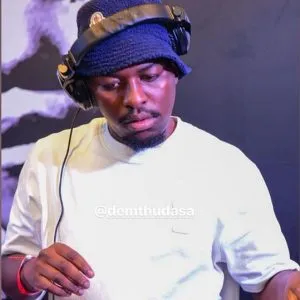 De Mthuda & SthandaBoy – iSthunywa (Vocal Mix)