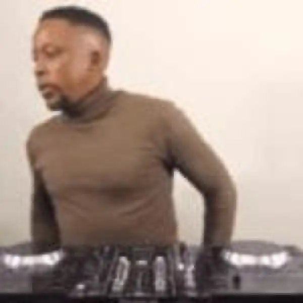Romeo Makota – Soulful Amapiano Mix 19 June 2021 (Private School Piano)
