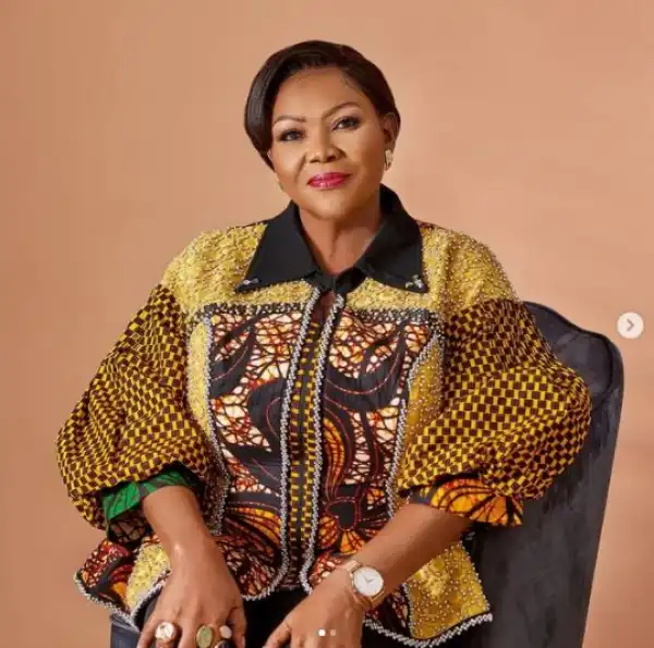 Singer, Yemi Alade Pens Emotional Note To Her Mum On Birthday