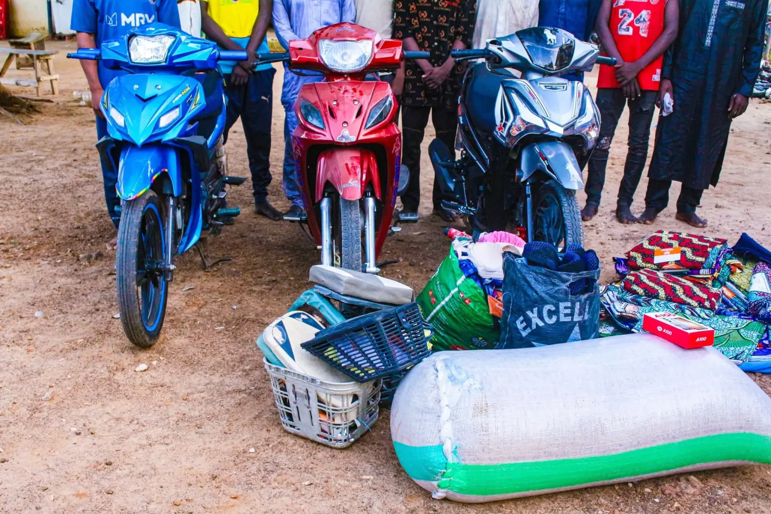 Police burst criminal gang, arrest 8 suspects, recover stolen items in Yobe
