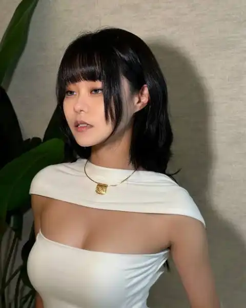 Career & Net Worth Of Yully Teo