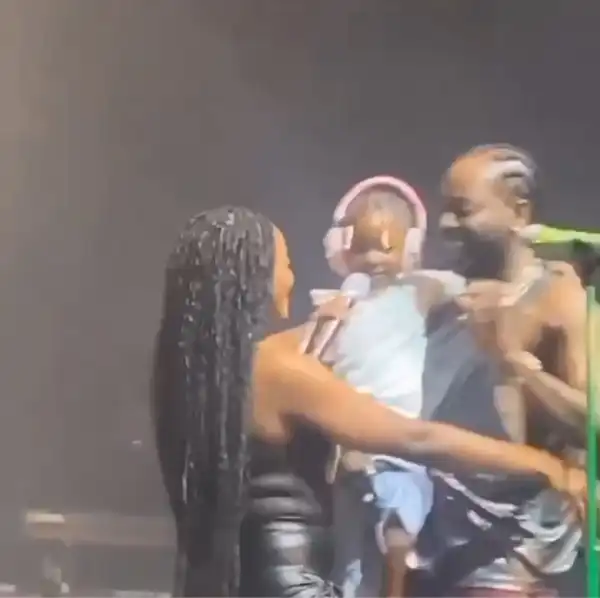 Simi And Daughter Deja Warm Hearts As They Surprise Adekunle Gold On Stage At His Dallas Show (Video)