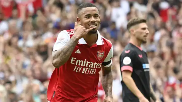 Mikel Arteta reacts to Gabriel Jesus