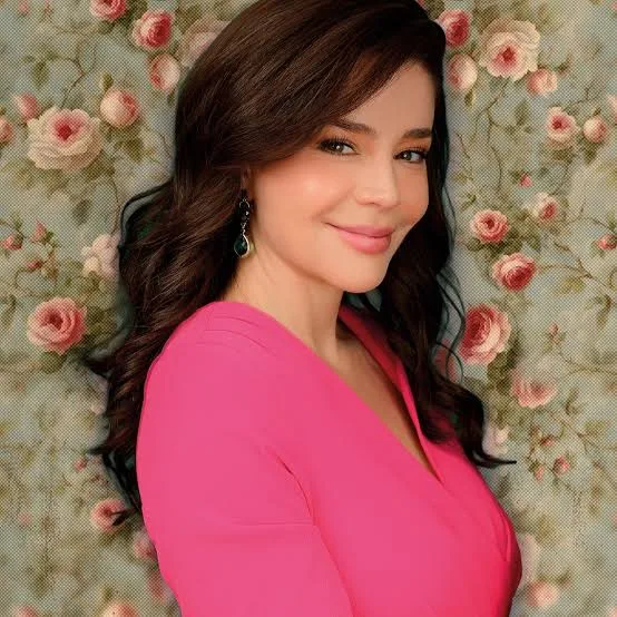 Biography & Career Of Flora Martínez