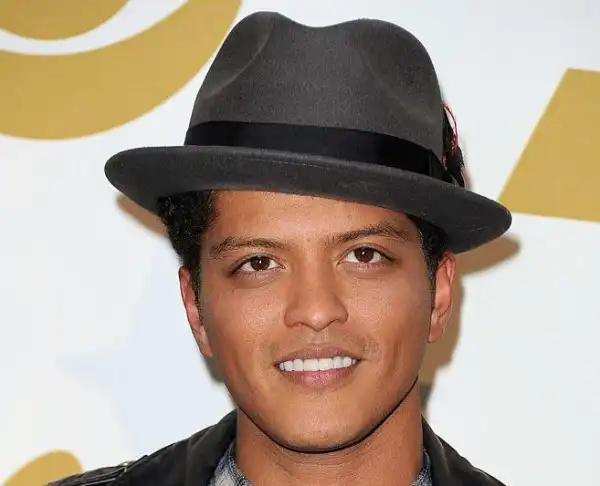 American Singer Bruno Mars Biography & Net Worth (See Details)