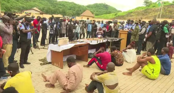 Police Nabs Female Arms Smuggling Criminals