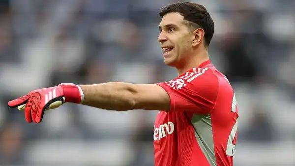 Transfer: Chelsea begin move to replace Robert Sanchez with Martinez