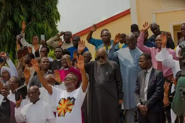 Akeredolu Attends Church Service At St. Francis Catholic Church, Owo (Photos)